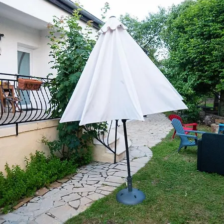 Maison Chaleureuse 6, 8 Personnes Quartier Palente 3
