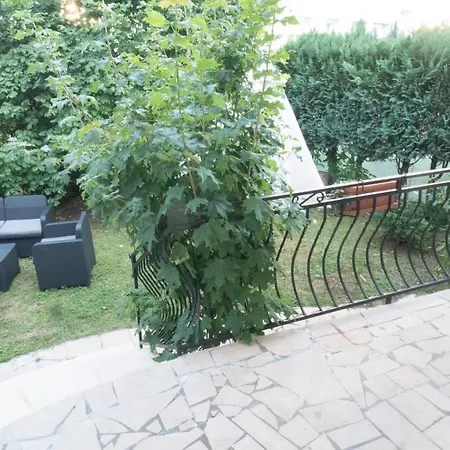 Maison Chaleureuse 6, 8 Personnes Quartier Palente 3 Holiday home